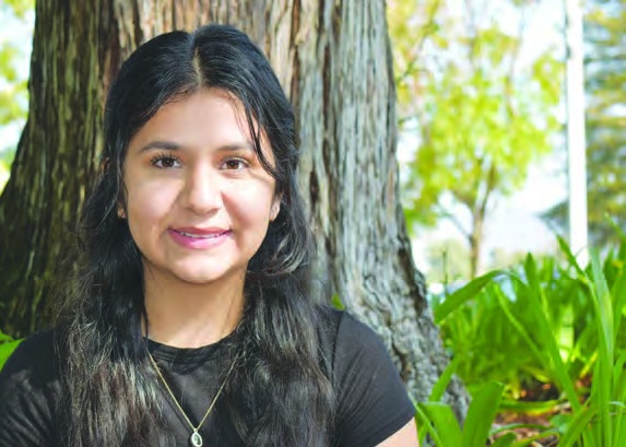 Vanesa, a Rising Star scholar featured in NVCH’s 2022 annual report.